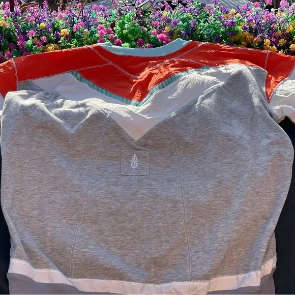 FP Movement - Piece of Me Sweatshirt (S) - Picture 5 of 7